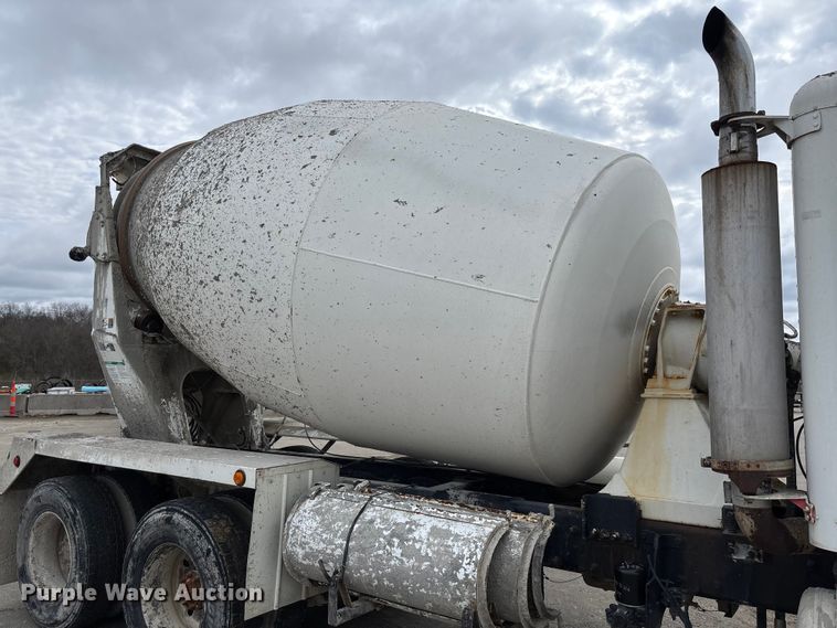 image for item FB3315 2007 Peterbilt 357 ready mix truck