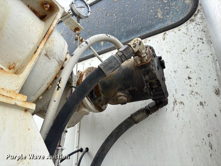 image for item FB3315 2007 Peterbilt 357 ready mix truck