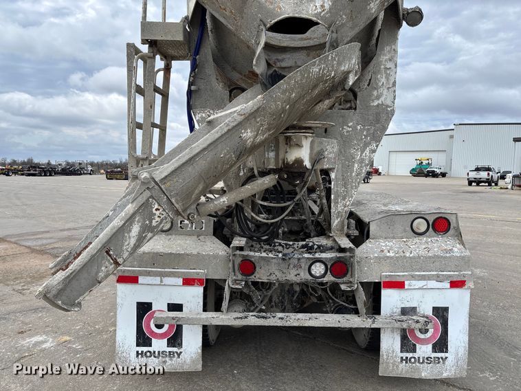 image for item FB3315 2007 Peterbilt 357 ready mix truck