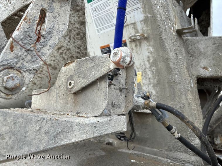 image for item FB3315 2007 Peterbilt 357 ready mix truck