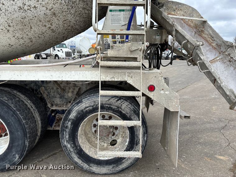 image for item FB3315 2007 Peterbilt 357 ready mix truck