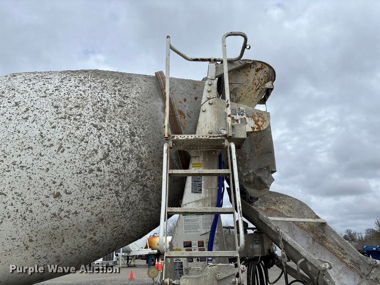 image for item FB3315 2007 Peterbilt 357 ready mix truck