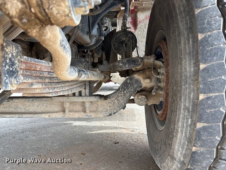 image for item FB3315 2007 Peterbilt 357 ready mix truck