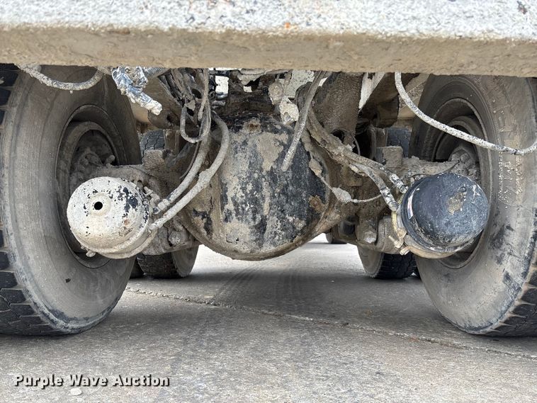 image for item FB3315 2007 Peterbilt 357 ready mix truck