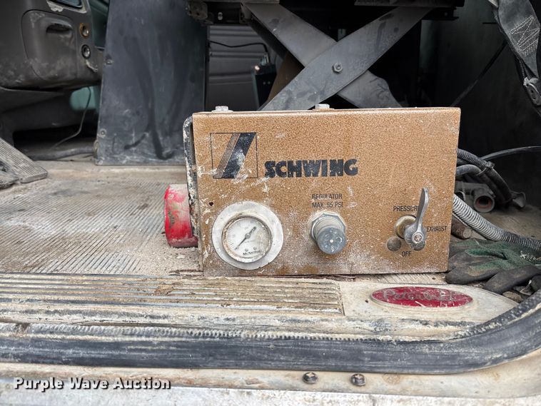 image for item FB3315 2007 Peterbilt 357 ready mix truck