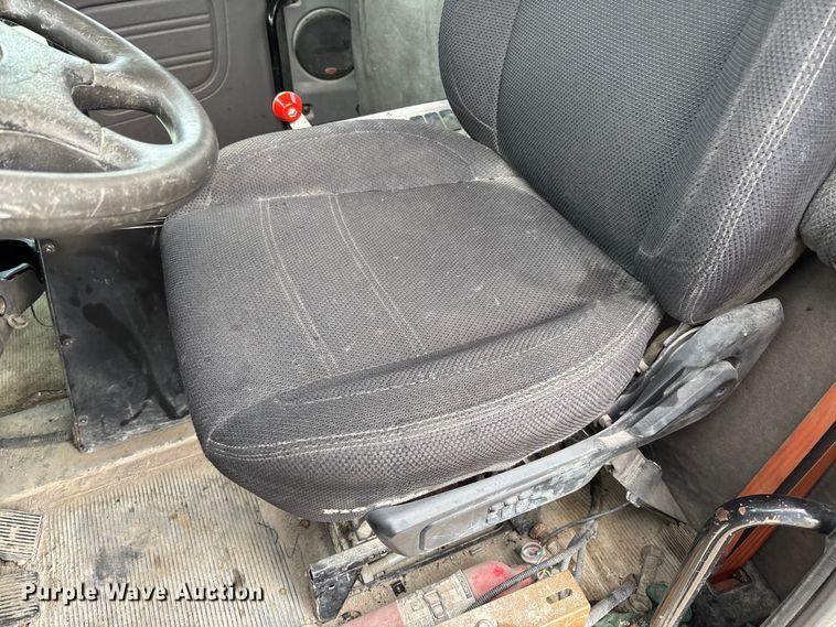 image for item FB3315 2007 Peterbilt 357 ready mix truck