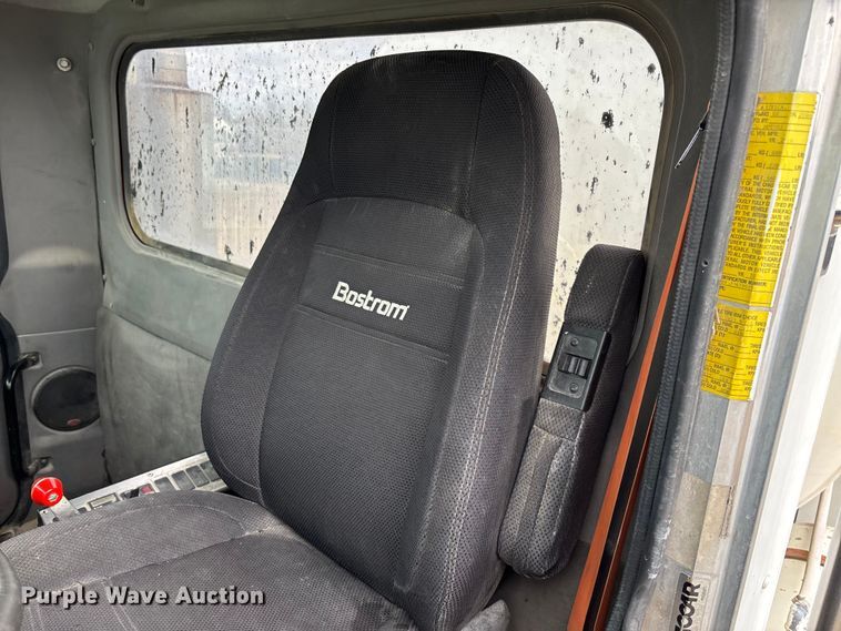 image for item FB3315 2007 Peterbilt 357 ready mix truck