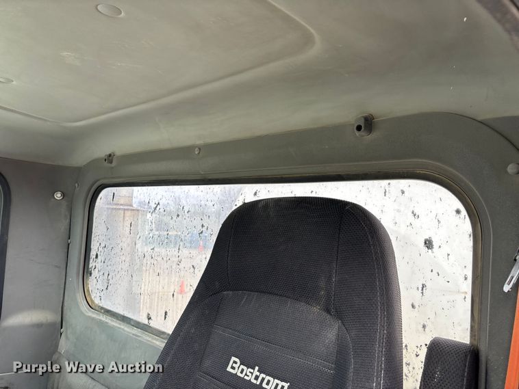 image for item FB3315 2007 Peterbilt 357 ready mix truck