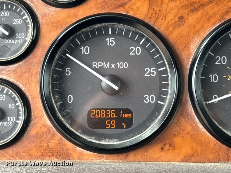 image for item FB3315 2007 Peterbilt 357 ready mix truck