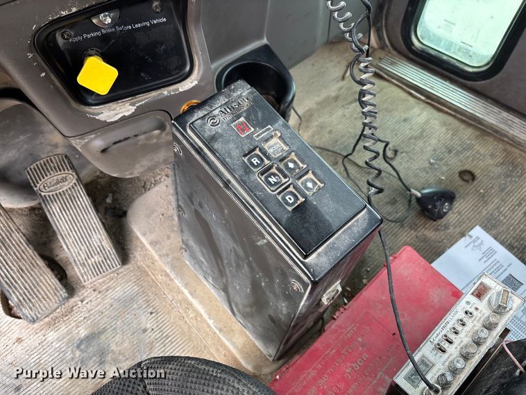 image for item FB3315 2007 Peterbilt 357 ready mix truck