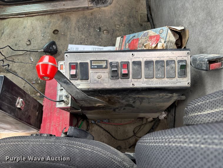 image for item FB3315 2007 Peterbilt 357 ready mix truck