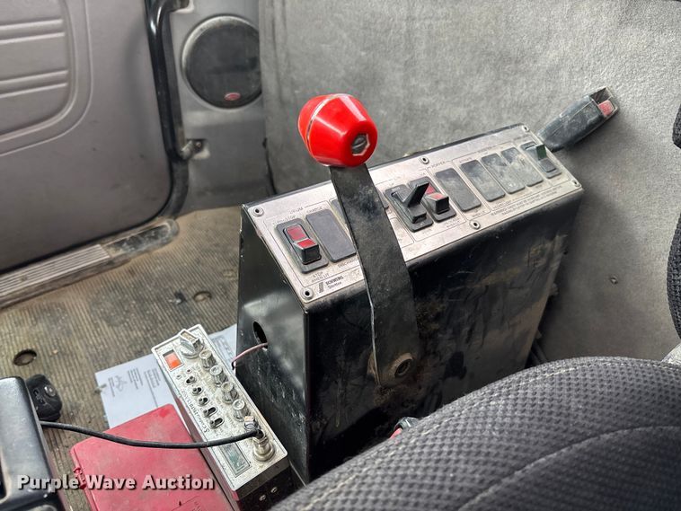 image for item FB3315 2007 Peterbilt 357 ready mix truck