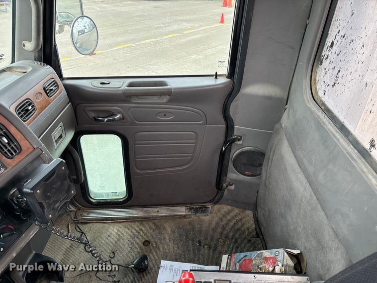 image for item FB3315 2007 Peterbilt 357 ready mix truck