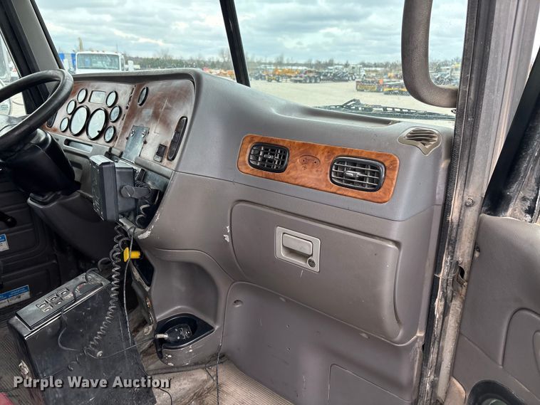 image for item FB3315 2007 Peterbilt 357 ready mix truck