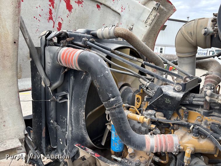 image for item FB3315 2007 Peterbilt 357 ready mix truck