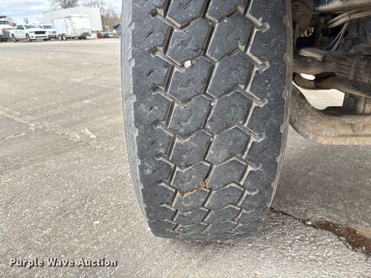 image for item FB3315 2007 Peterbilt 357 ready mix truck