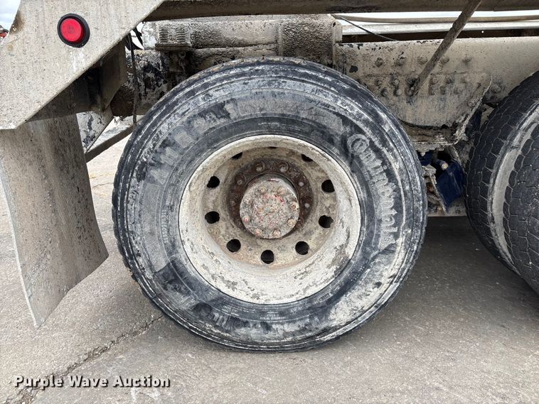 image for item FB3315 2007 Peterbilt 357 ready mix truck