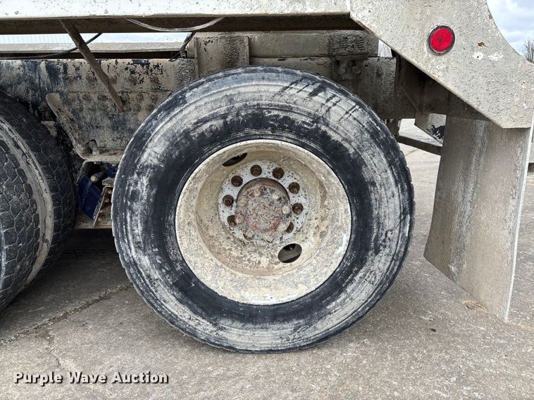 image for item FB3315 2007 Peterbilt 357 ready mix truck