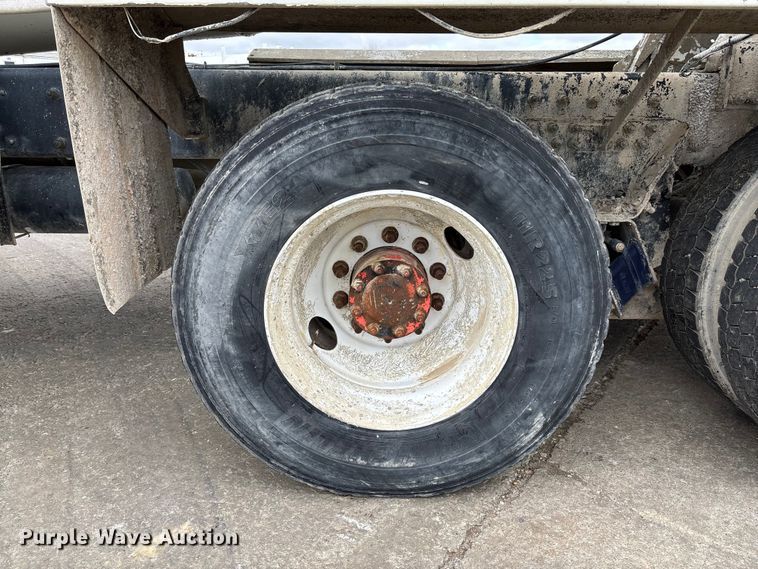 image for item FB3315 2007 Peterbilt 357 ready mix truck