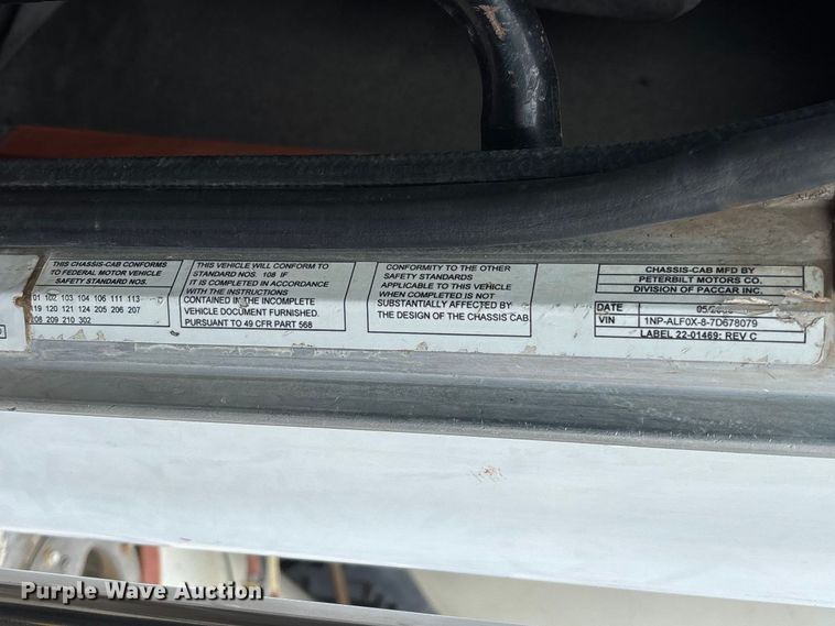 image for item FB3315 2007 Peterbilt 357 ready mix truck