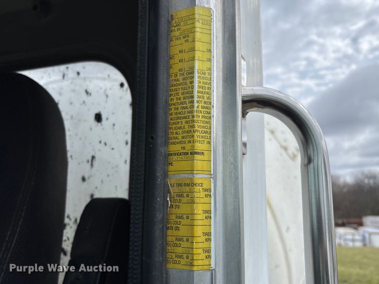 image for item FB3315 2007 Peterbilt 357 ready mix truck