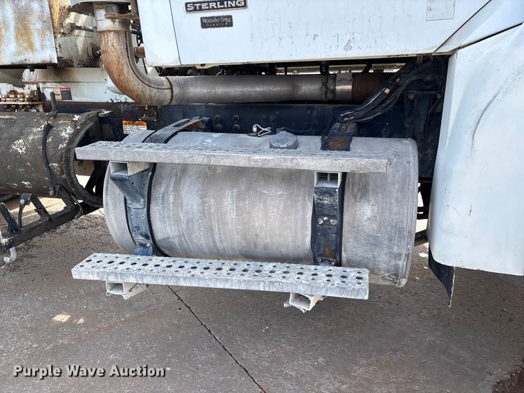 image for item FB3316 2007 Sterling L9500 ready mix truck