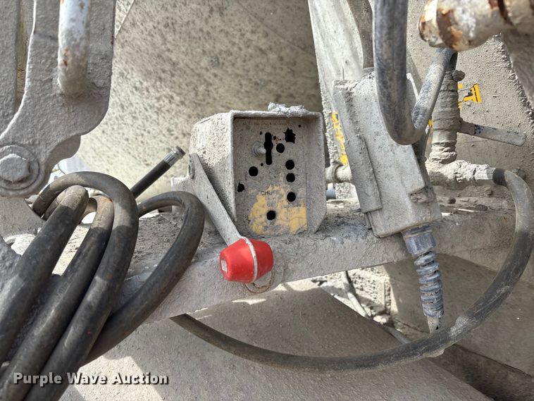 image for item FB3316 2007 Sterling L9500 ready mix truck