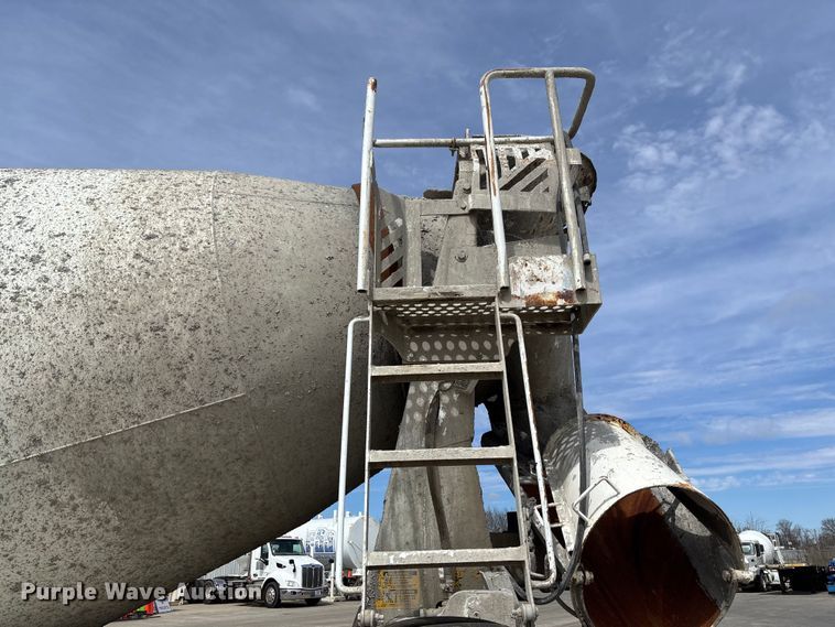 image for item FB3316 2007 Sterling L9500 ready mix truck