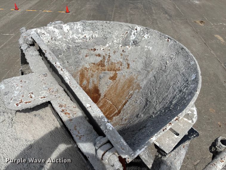 image for item FB3316 2007 Sterling L9500 ready mix truck