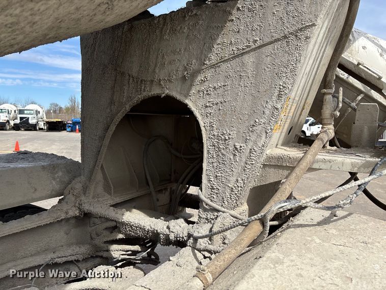 image for item FB3316 2007 Sterling L9500 ready mix truck