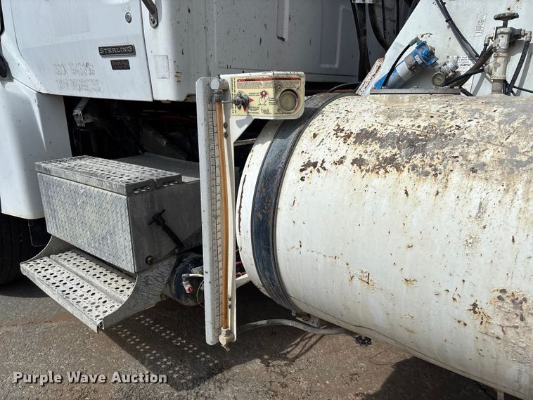 image for item FB3316 2007 Sterling L9500 ready mix truck