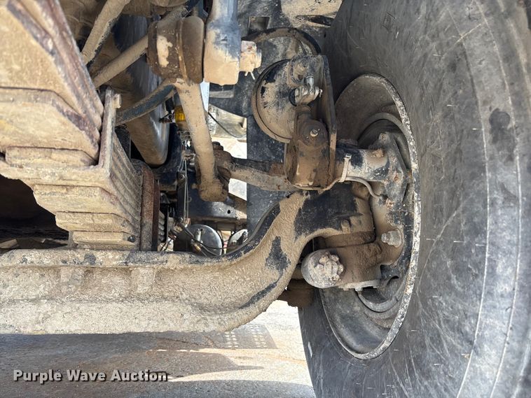 image for item FB3316 2007 Sterling L9500 ready mix truck