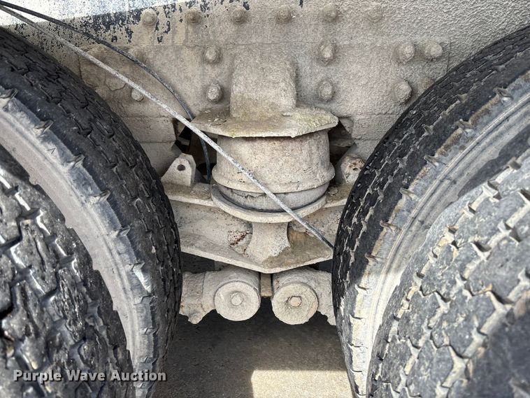 image for item FB3316 2007 Sterling L9500 ready mix truck