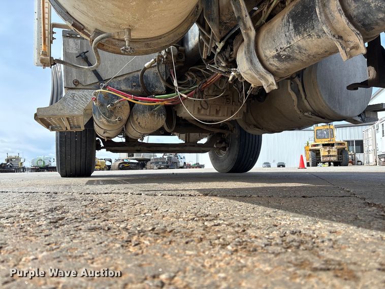 image for item FB3316 2007 Sterling L9500 ready mix truck