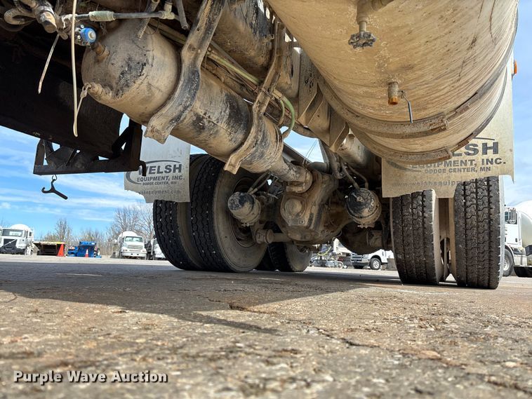 image for item FB3316 2007 Sterling L9500 ready mix truck