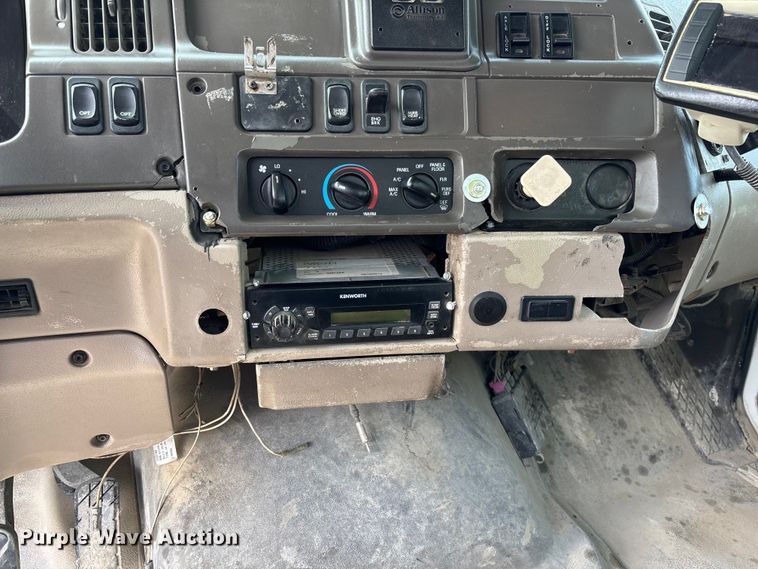 image for item FB3316 2007 Sterling L9500 ready mix truck