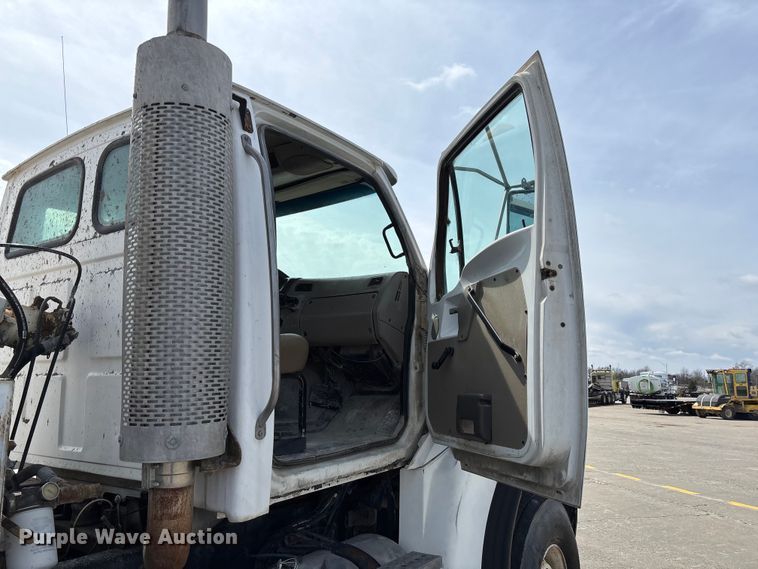 image for item FB3316 2007 Sterling L9500 ready mix truck