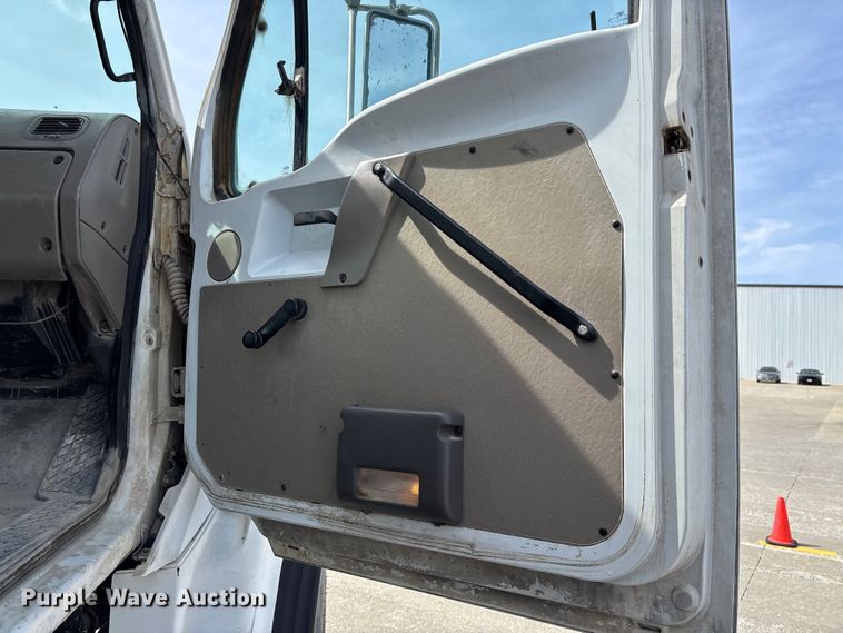 image for item FB3316 2007 Sterling L9500 ready mix truck