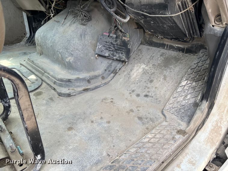 image for item FB3316 2007 Sterling L9500 ready mix truck