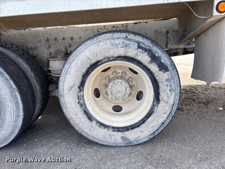 image for item FB3316 2007 Sterling L9500 ready mix truck