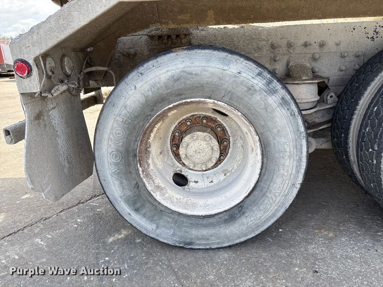 image for item FB3316 2007 Sterling L9500 ready mix truck