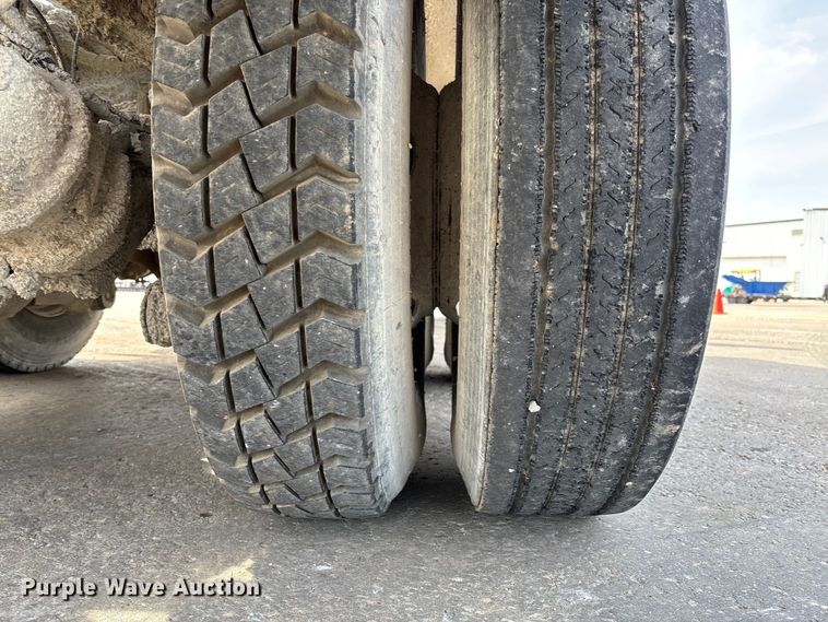 image for item FB3316 2007 Sterling L9500 ready mix truck