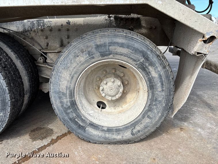 image for item FB3316 2007 Sterling L9500 ready mix truck