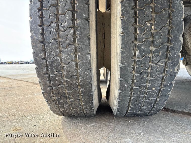 image for item FB3316 2007 Sterling L9500 ready mix truck