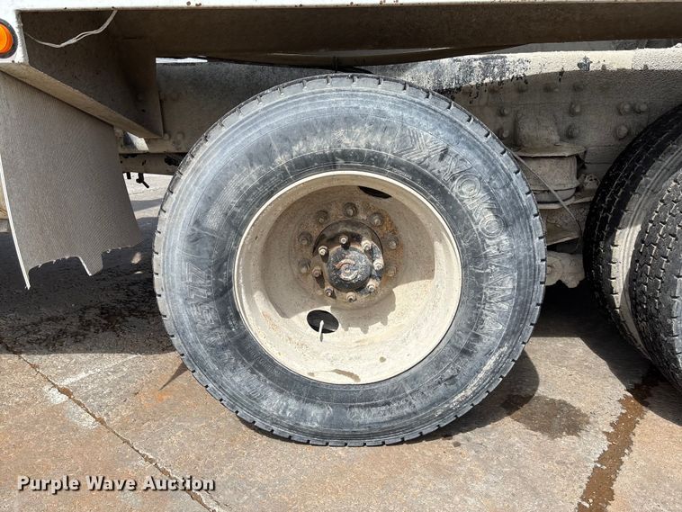 image for item FB3316 2007 Sterling L9500 ready mix truck