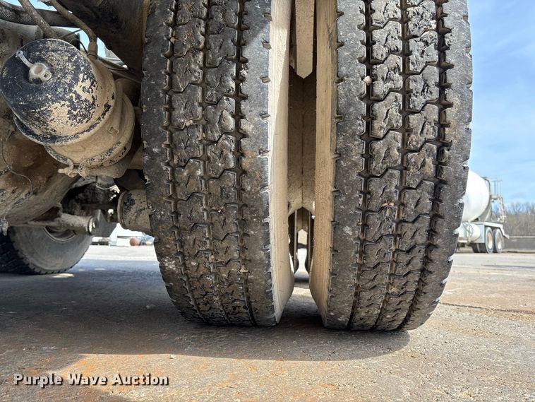 image for item FB3316 2007 Sterling L9500 ready mix truck