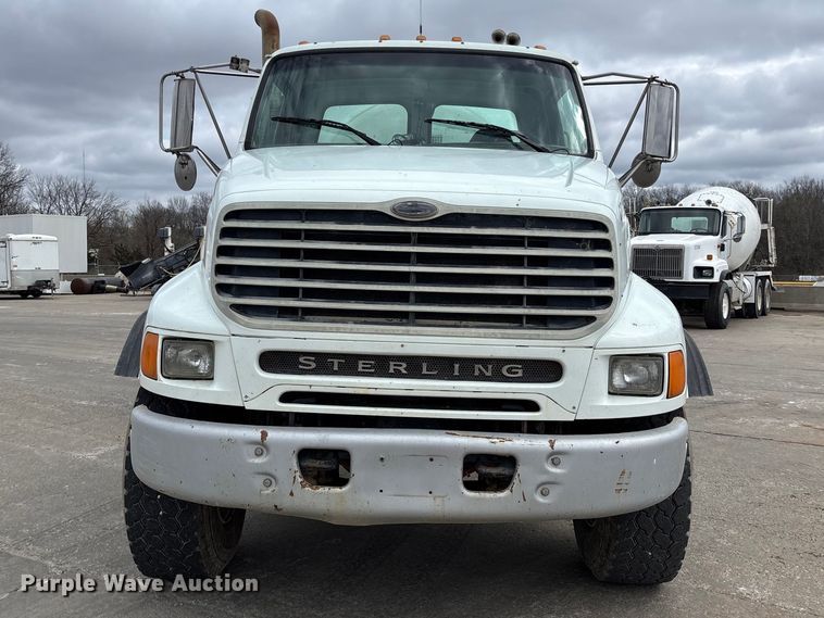 image for item FB3317 2002 Sterling L8500 ready mix truck