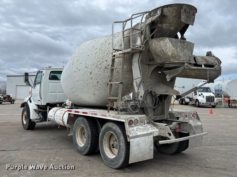 image for item FB3317 2002 Sterling L8500 ready mix truck