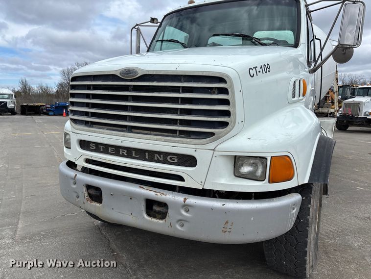 image for item FB3317 2002 Sterling L8500 ready mix truck