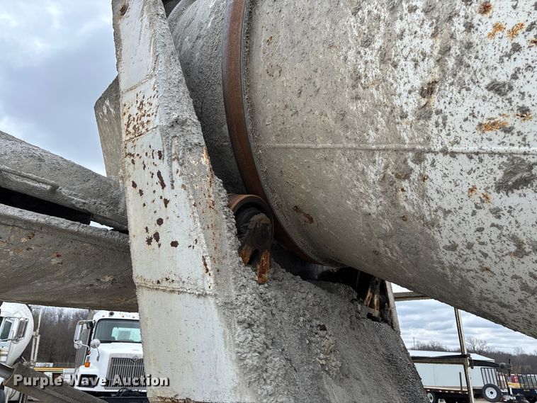 image for item FB3317 2002 Sterling L8500 ready mix truck